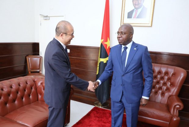 Diplomata Chinês e Ministro das Relações Exteriores de Angola Avaliam Cooperação Bilateral